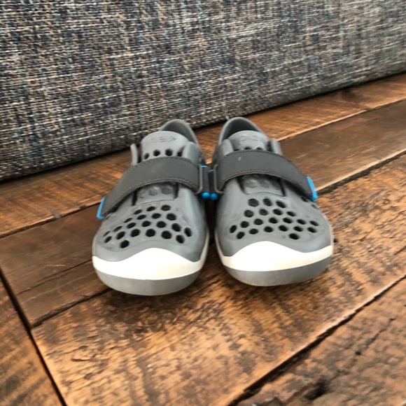 waterproof shoes for toddlers